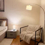Apartment Liva Zentrum - 4 Mit Kueche Und Wlan - Naehe Hauptbahnhof - Ideal Fuer Familien & Monteure
