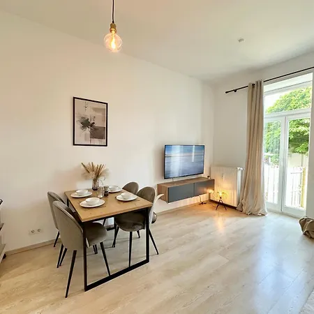 Gemütliches Im Zentrum - Nähe Bahnhof - Wlan - Smart-tv *