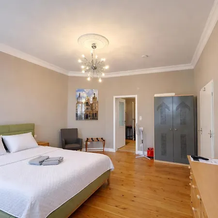 Liva Zentrum - 4 Mit Kueche Und Wlan - Naehe Hauptbahnhof - Ideal Fuer Familien & Monteure Appartement *