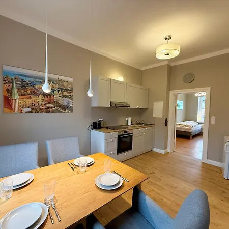 Gemütliches Im Zentrum - Nähe Bahnhof - Wlan - Smart-tv Apartment *