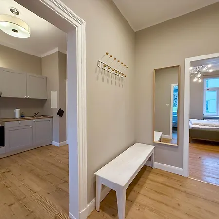 Liva Zentrum - 4 Mit Kueche Und Wlan - Naehe Hauptbahnhof - Ideal Fuer Familien & Monteure Appartement *