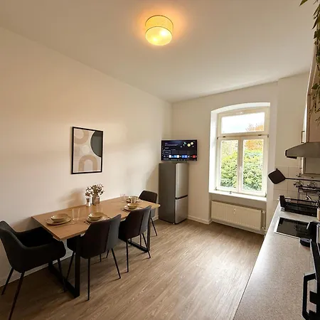 Liva Zentrum - 4 Mit Kueche Und Wlan - Naehe Hauptbahnhof - Ideal Fuer Familien & Monteure Appartement *