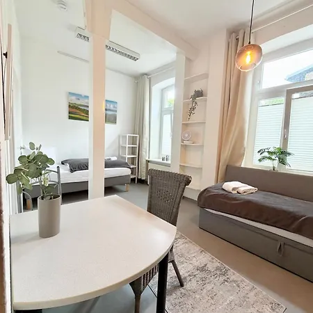 Liva Zentrum - 4 Mit Kueche Und Wlan - Naehe Hauptbahnhof - Ideal Fuer Familien & Monteure Appartement Schwerin (Mecklenburg-Vorpommern)
