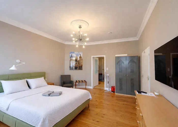 Liva Zentrum - 4 Mit Kueche Und Wlan - Naehe Hauptbahnhof - Ideal Fuer Familien & Monteure Daire *