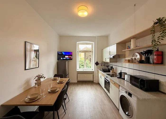 Daire Liva Zentrum - 4 Mit Kueche Und Wlan - Naehe Hauptbahnhof - Ideal Fuer Familien & Monteure